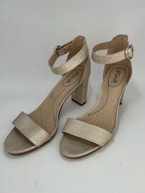 LifeStride Averly Champagne Gold Block Heel Sandals Ankle Strap Size 8.5
